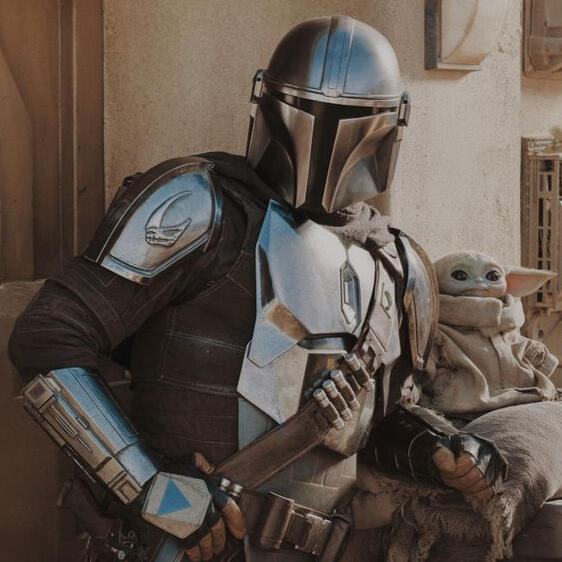 din djarin in full mandalorian armor
